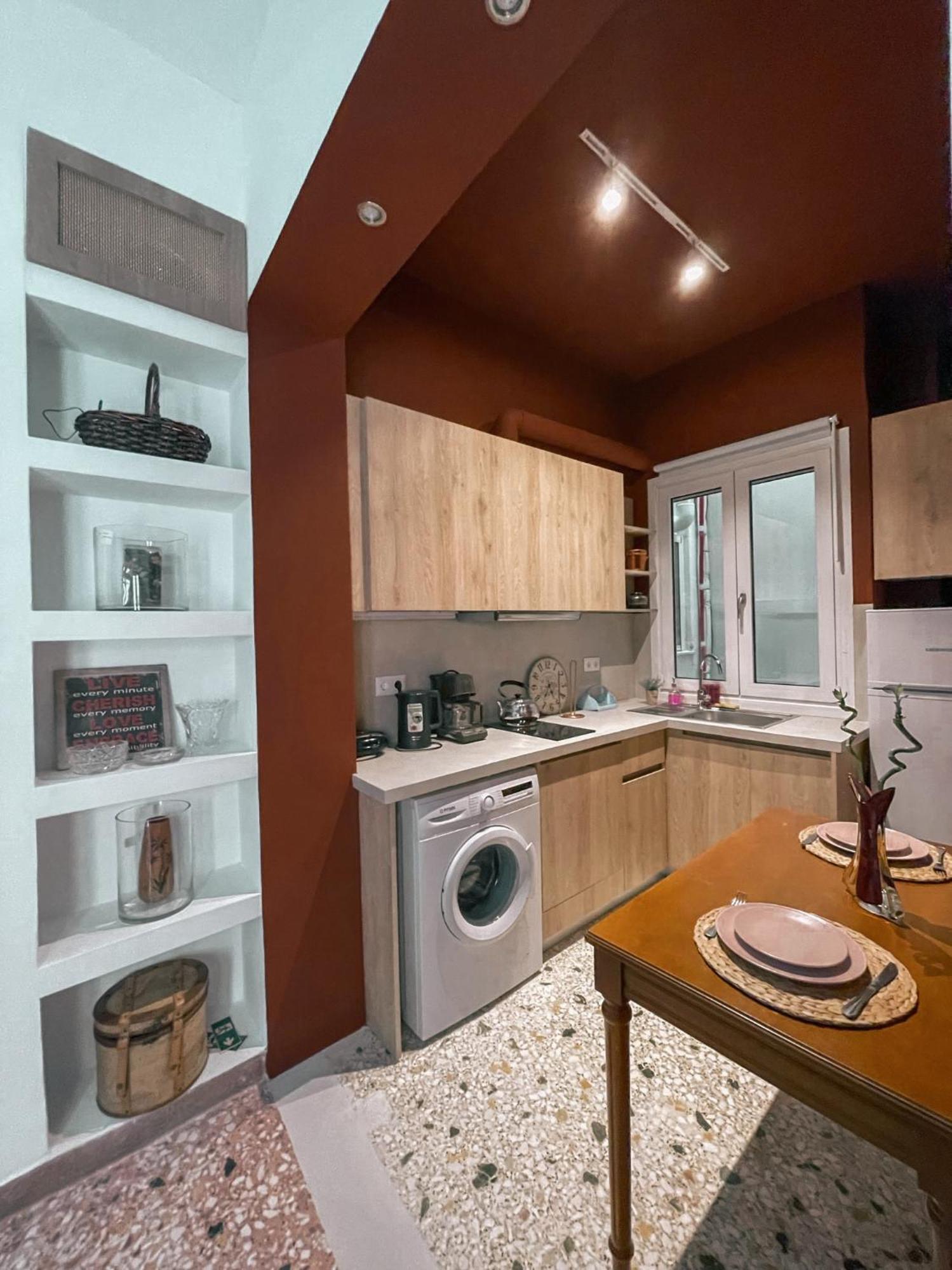פיראוס Apartment Near Metro + Port מראה חיצוני תמונה