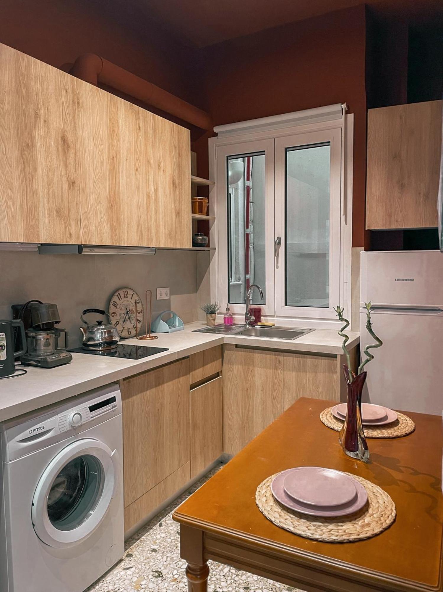 פיראוס Apartment Near Metro + Port מראה חיצוני תמונה