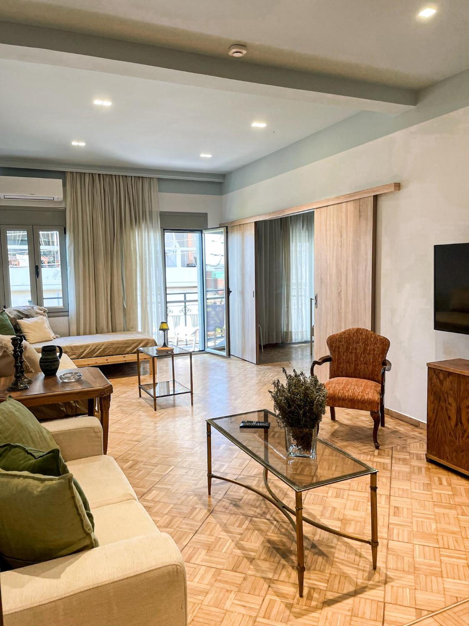 פיראוס Apartment Near Metro + Port מראה חיצוני תמונה