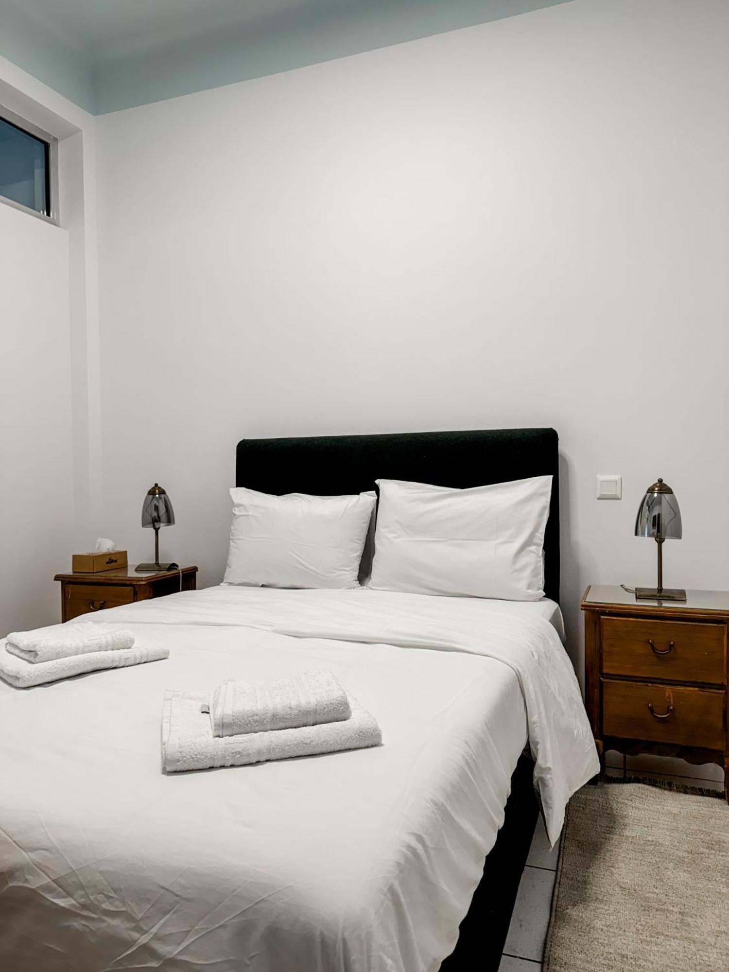 פיראוס Apartment Near Metro + Port מראה חיצוני תמונה
