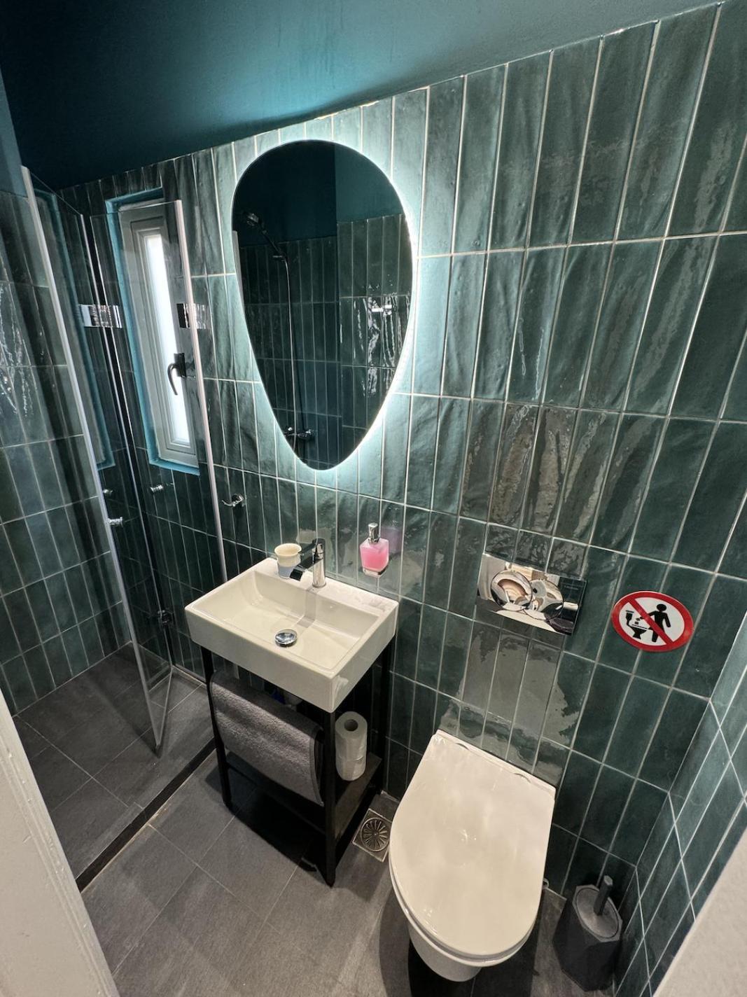 פיראוס Apartment Near Metro + Port מראה חיצוני תמונה